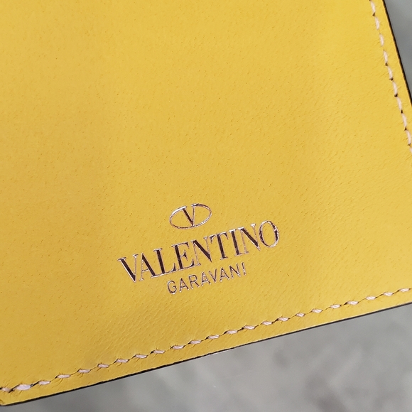 NWT - Valentino Garavani white Rockstud spike yellow card holder/key chains - Picture 7 of 10